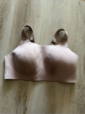 Victoria's Secret Featherweight Max Sports Bra 40D